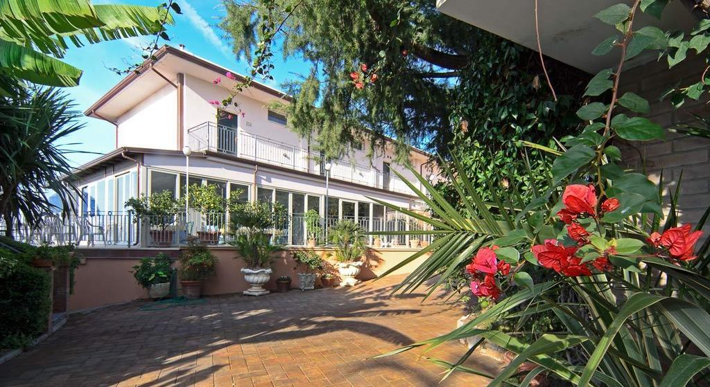 La Chandelle Massarosa Exterior photo